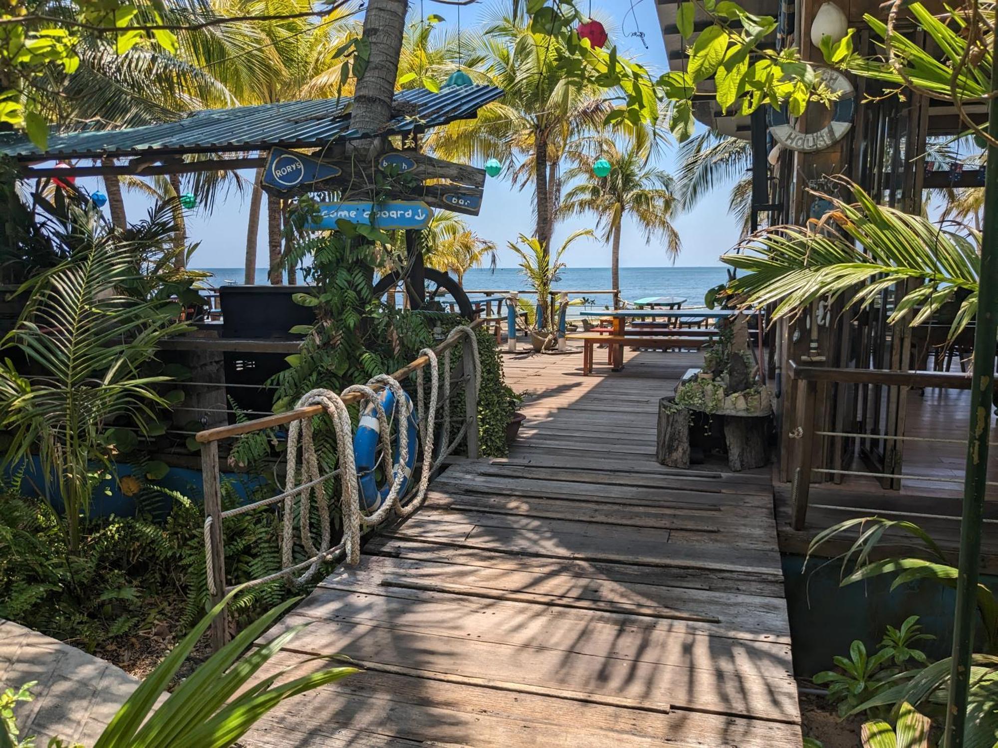 Rorys Beach Bar Duong Dong Exterior foto